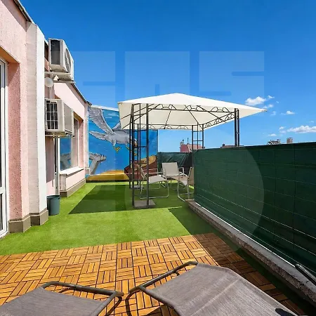 Apartment 1br Rooftop Cityscape